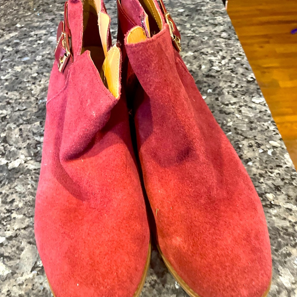 Vionic Booties, maroon, size 10– like new